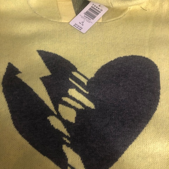 Torrid Lovesick Sweater & shorts - Picture 5 of 5